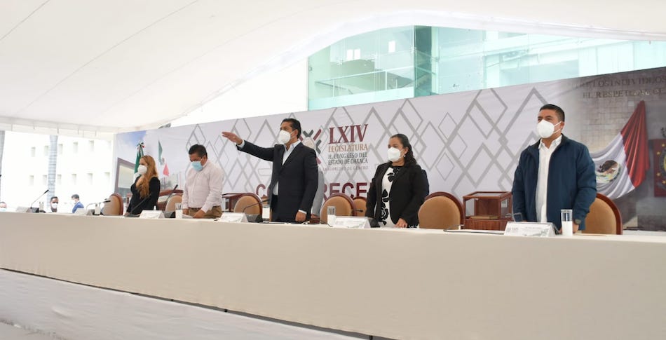 Piden renuncia de Secretario de Finanzas por exhibir a legisladores frustrados y pedir en lo oscurito