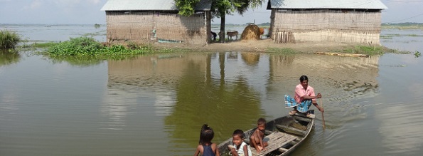 Lluvias monzónicas e inundaciones afectan a cientos de miles en India