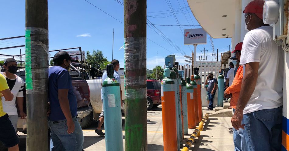 Crece fila para comprar oxígeno en el Istmo de Tehuantepec