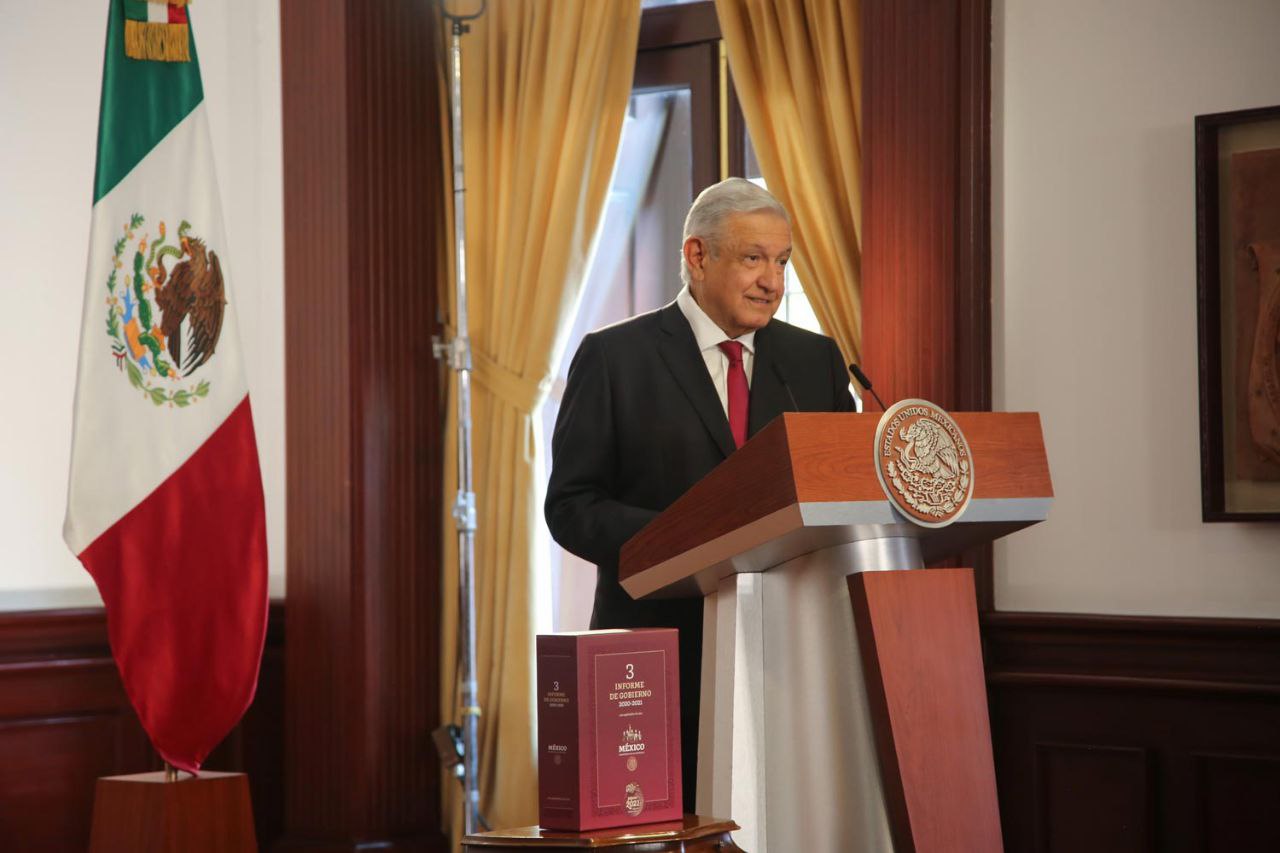 “Sería muy difícil dar marcha atrás”, dice AMLO en su tercer informe