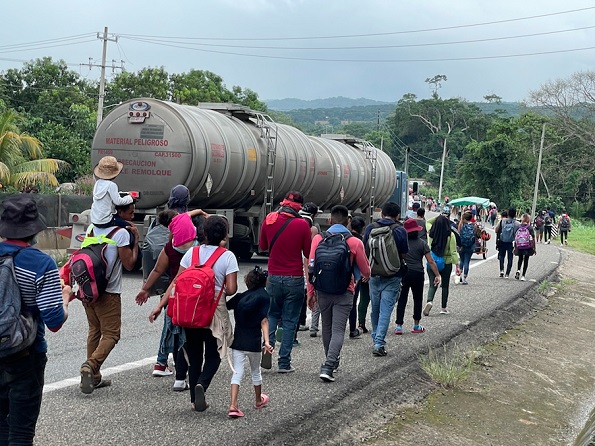 Cuarta caravana buscaba diálogo, fue ‘cazada’ por agentes migratorios; esta es la crónica