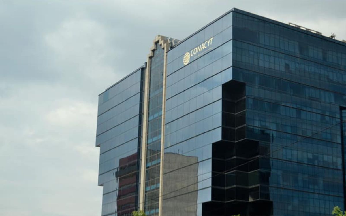 Juez federal rechaza girar órdenes de aprehensión contra 31 académicos del Conacyt