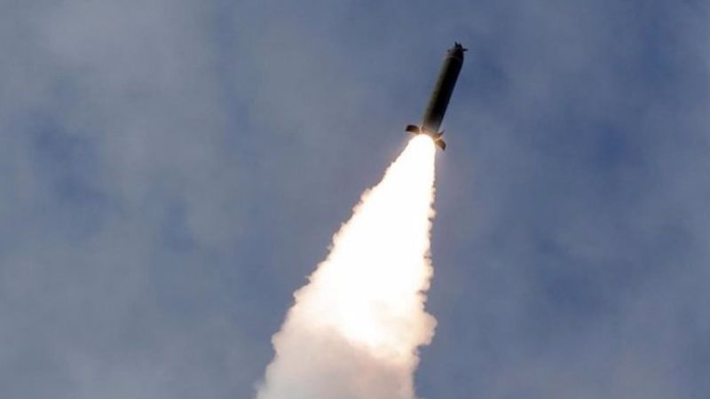 Corea del Norte lanza dos misiles balísticos hacia el mar de Japón