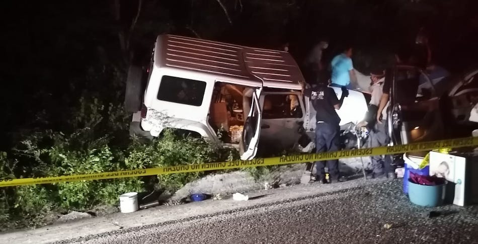 Diputada de Oaxaca involucrada en accidente carretero; reportan 2 personas muertas