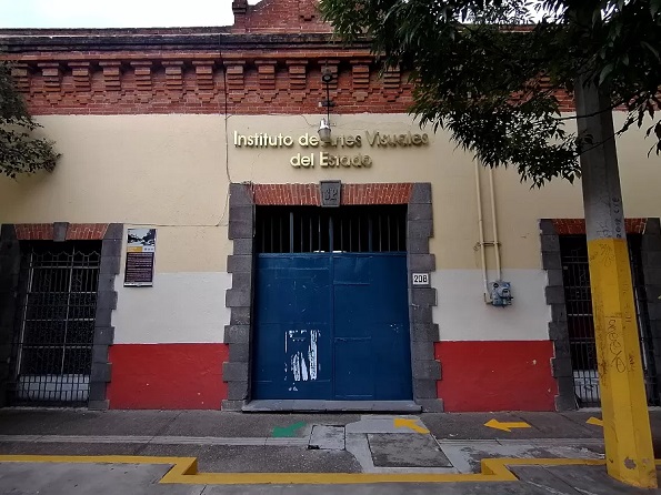 Instituto de Artes Visuales ignora solicitud de apoyo de sus estudiantes