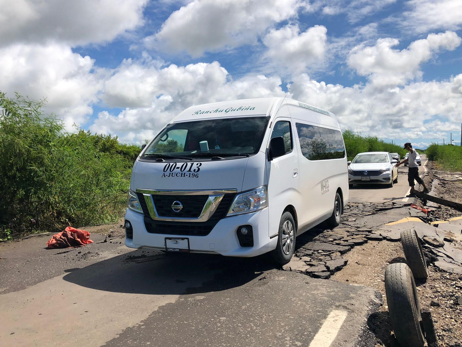 Lluvias destruyen carretera recién estrenada en Unión Hidalgo, Oaxaca; costó $14 mdp