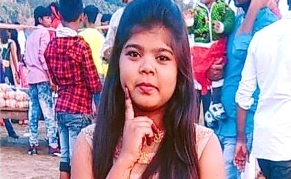 La joven de 17 años que fue asesinada en público por usar unos jeans