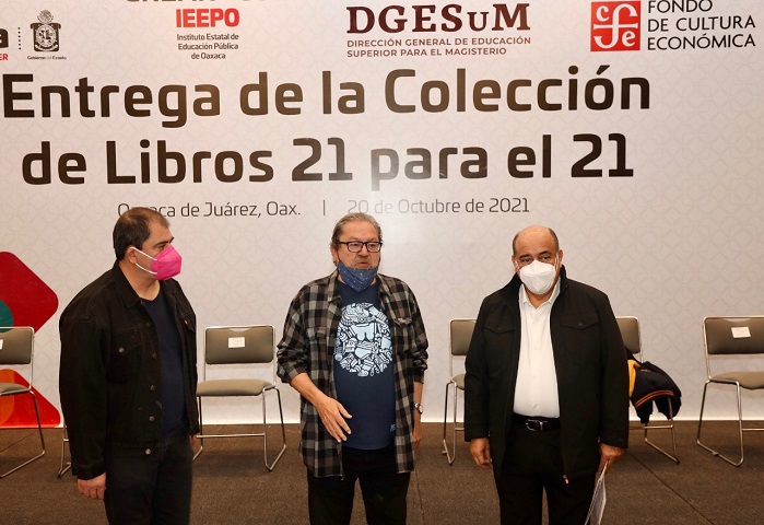Inician IEEPO y el FCE distribución de la colección “21 para el 21” a Escuelas Normales