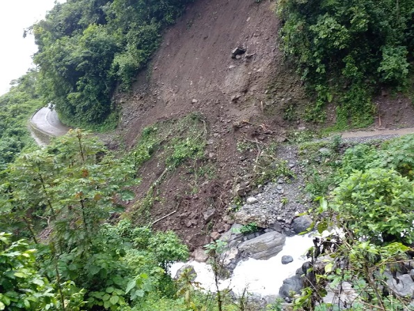 San Felipe Tepatlán permanece incomunicado tras lluvias del fin de semana