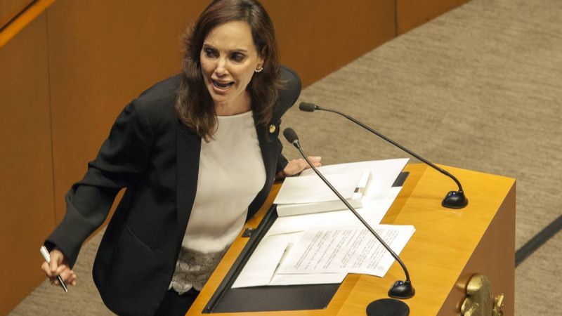 Lilly Téllez acusa a AMLO de ser «violador serial de la Constitución»