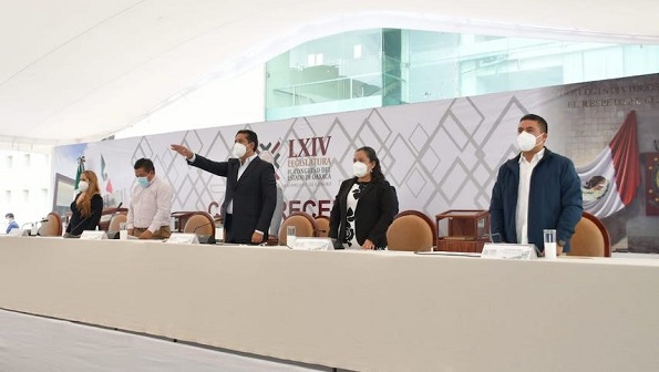 En el año de Hidalgo, Murat separa del cargo a su colaborador de Sefin que deja colapsada las finanzas de Oaxaca