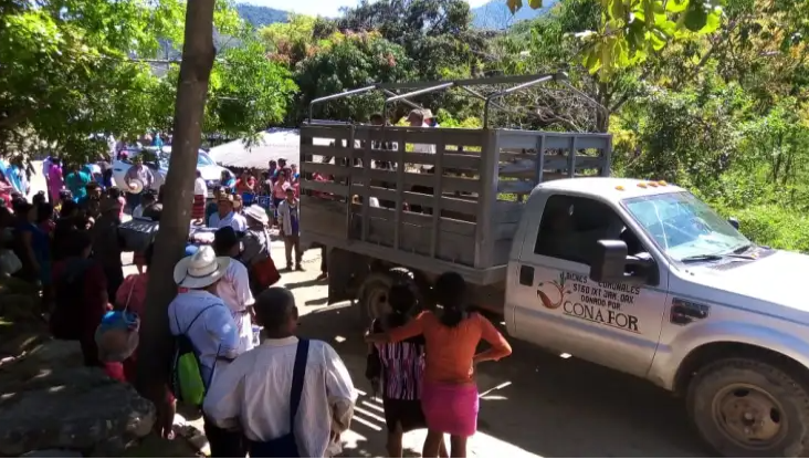 Toman palacio municipal de Ixtayutla exigir justicia por asesinato de líder indígena
