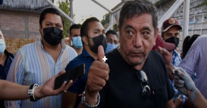 Salgado Macedonio se burla de Nieto y Humphrey; le recuerdan que es un “violador”