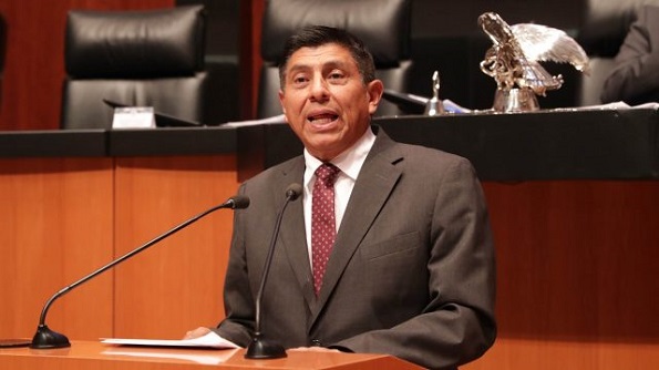 Candidato a gubernatura de Oaxaca de Morena, emula a AMLO y anuncia que se someterá a Revocación de Mandato