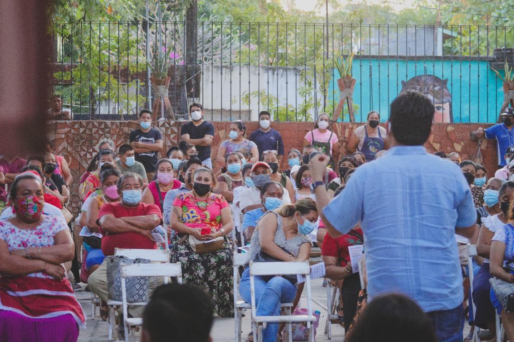 Respaldan a Emilio Montero, comerciantes del Parque Charis