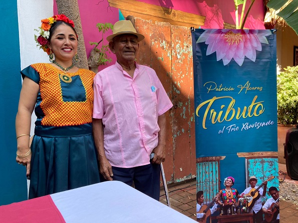 Cantante oaxaqueña rinde tributo con álbum musical al “Trío Xhavizende”