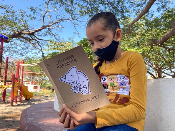 “Colores perdidos”, el cuento que escribió la niña zapoteca Victoria Bizu para fomentar la lectura