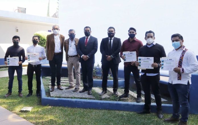 Estudiantes de la FACU-UABJO fueron reconocidos en el concurso “Hitos de Morelos”