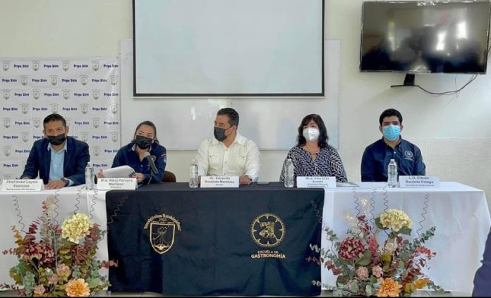 La Escuela de Gastronomía de la UABJO, concluyó Diplomado en Cocina Vegetal