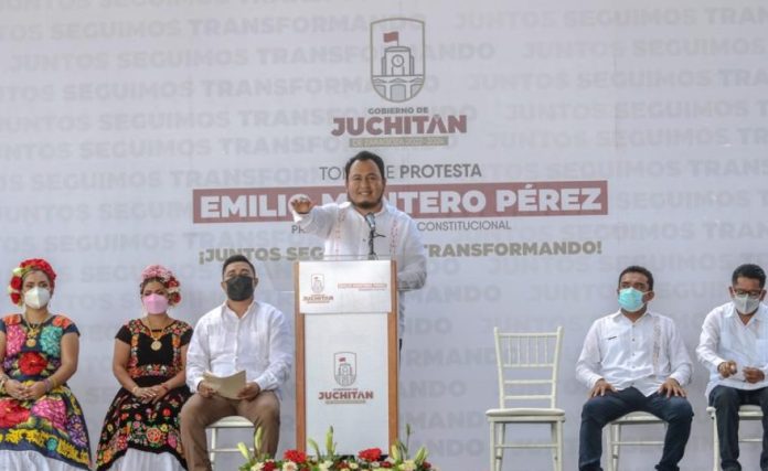 Histórica toma de protesta: Emilio Montero, presidente reelecto de Juchitán