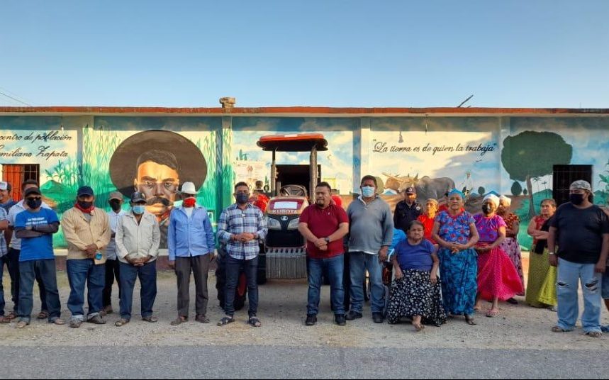 Tractor agrícola, entrega ayuntamiento a comisariado ejidal Emiliano Zapata y Álvaro Obregón