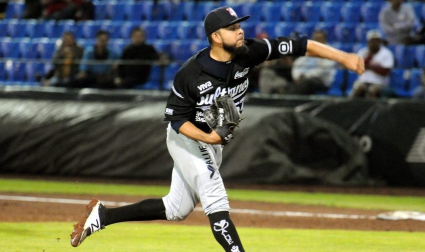 Marco Tovar al staff de pitcheo de Guerreros de Oaxaca