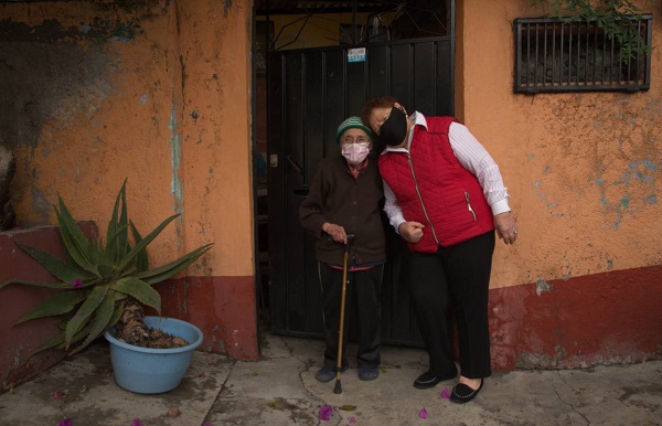 ‘Cómo han pasado los años’: una historia de resistencia en medio de una sociedad que violenta y abandona a las adultas mayores