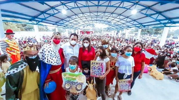 Festeja con alegría DIF juchiteco a niñas y niños en Día de Reyes