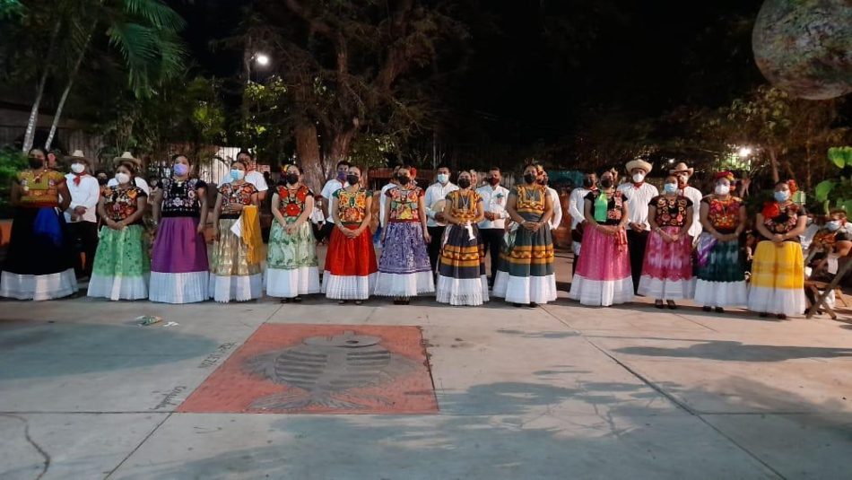 Integran delegación Juchiteca rumbo a Guelaguetza 2022