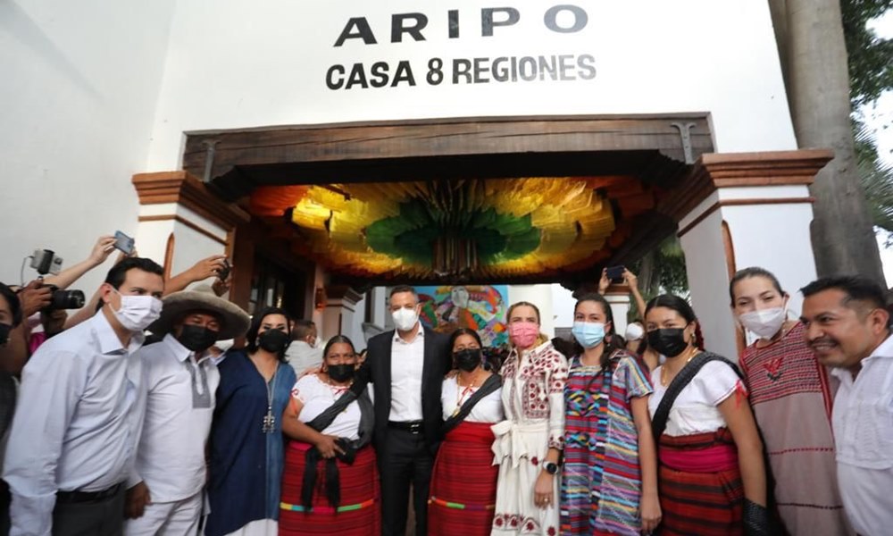 Gobernador de Oaxaca deja de habitar Casa Oficial de Gobierno y la convierte en Centro de exposición y venta de artesanías