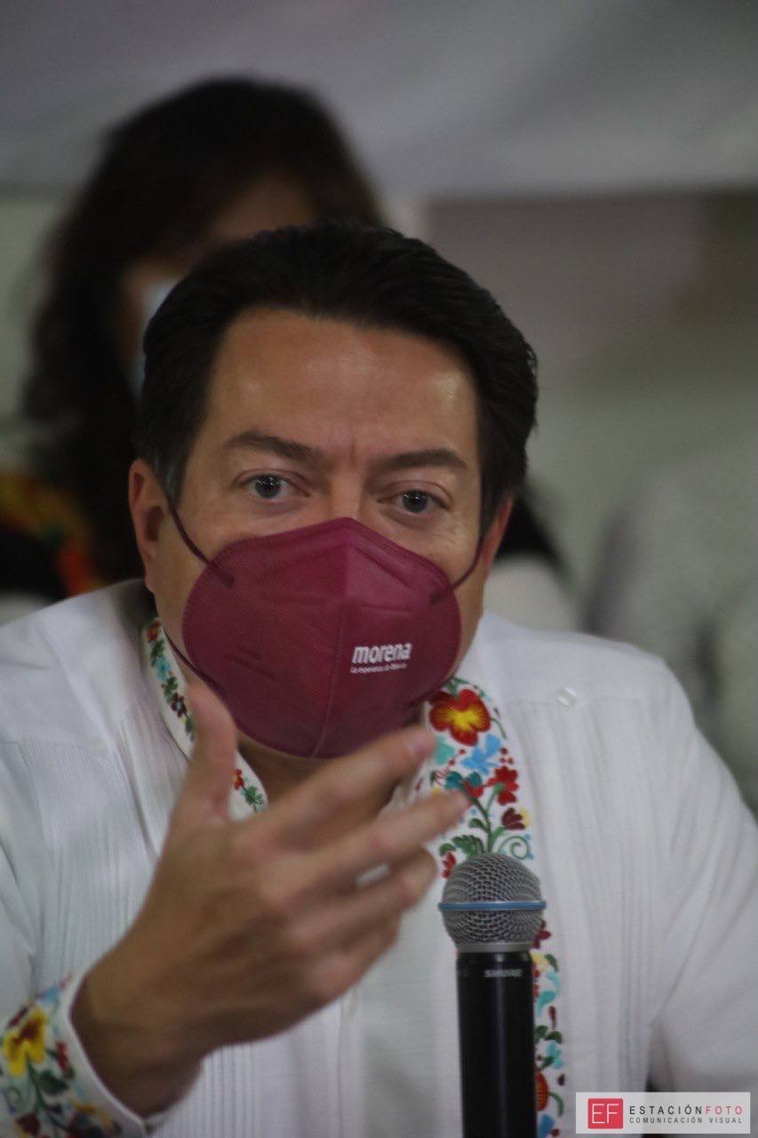 Inicia la cuenta regresiva para el cambio en Oaxaca: Delgado entre rechiflas de reporteros