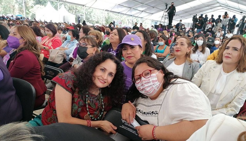 “Hasta que la dignidad se haga costumbre”, señala Susana Harp en encuentro de mujeres por la transformación