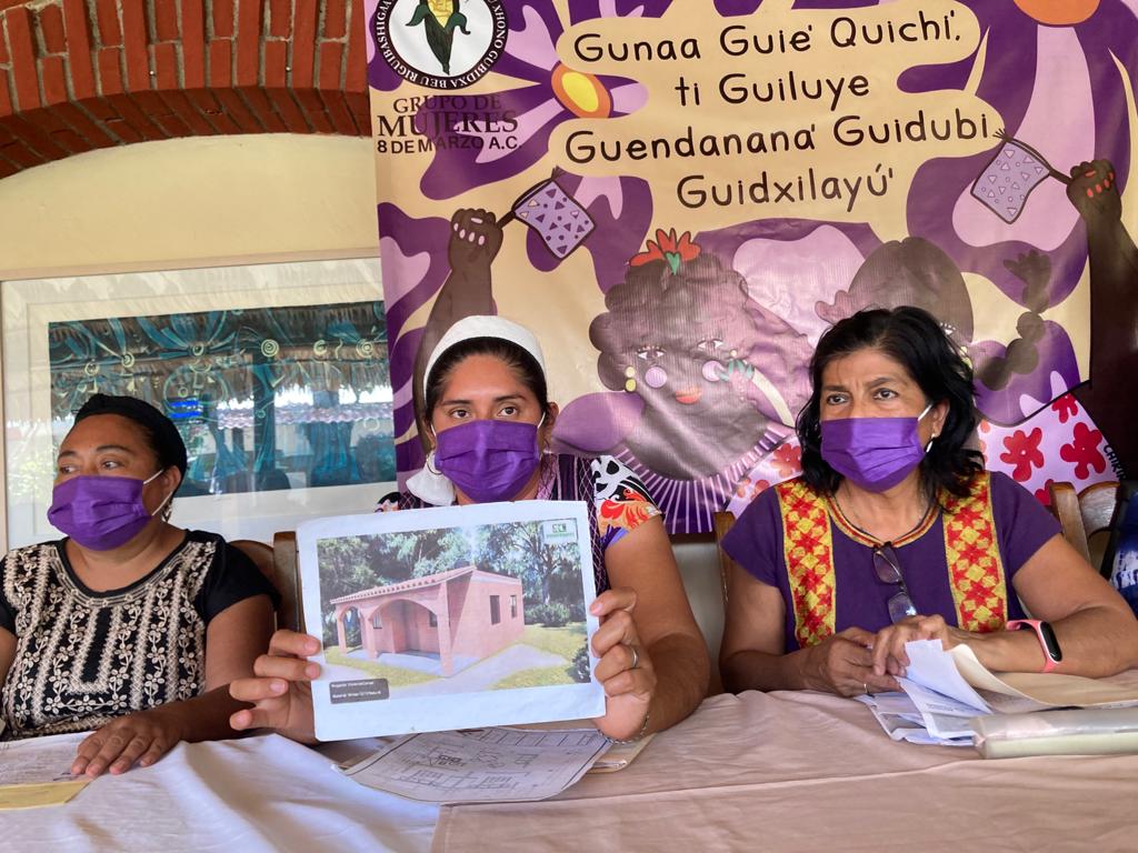 Defraudan a más de 500 mujeres istmeñas: “Les prometieron casas ecológicas y les incumplieron”