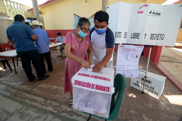 TEPJF deja firme sanciones a presidente de Morena y funcionariado público por vulnerar constitución en Revocación de Mandato de AMLO