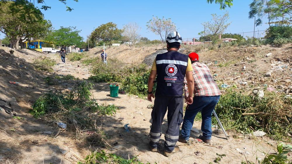 Con desazolve del dren Sapalú, previene ayuntamiento inundaciones en zona oriente de la ciudad