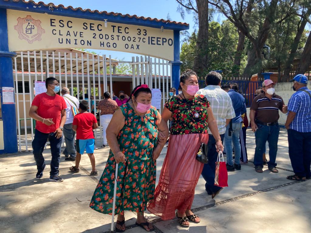 “Yo quiero que siga Obrador” expresaron en Oaxaca quienes salieron a votar por la Revocación de Mandato