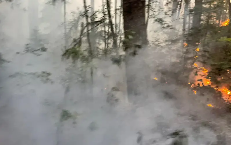 El Cielo, 20 días bajo el fuego incontrolable
