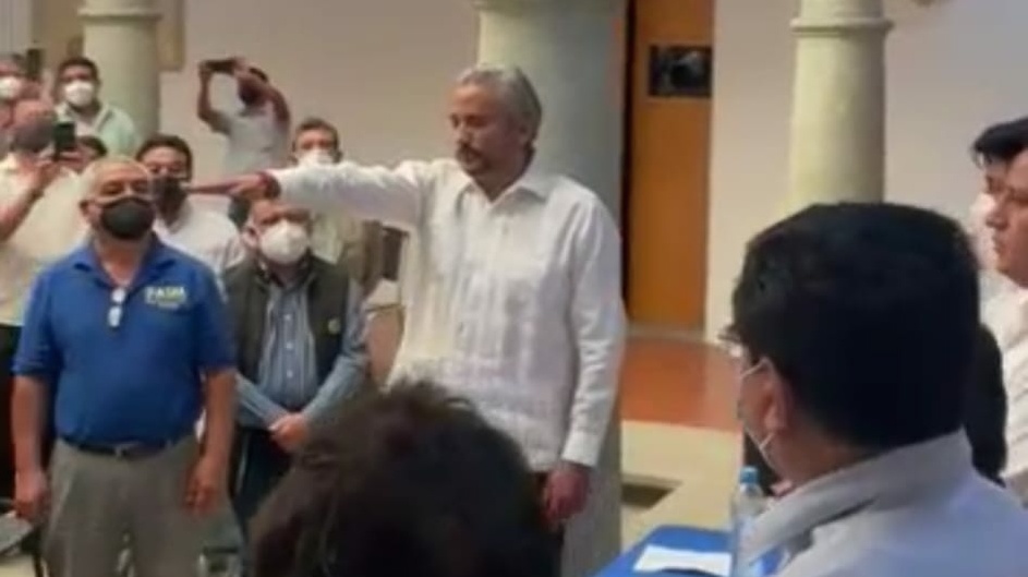Consejo Universitario ratifica a Cristian Carreño como rector de la UABJO