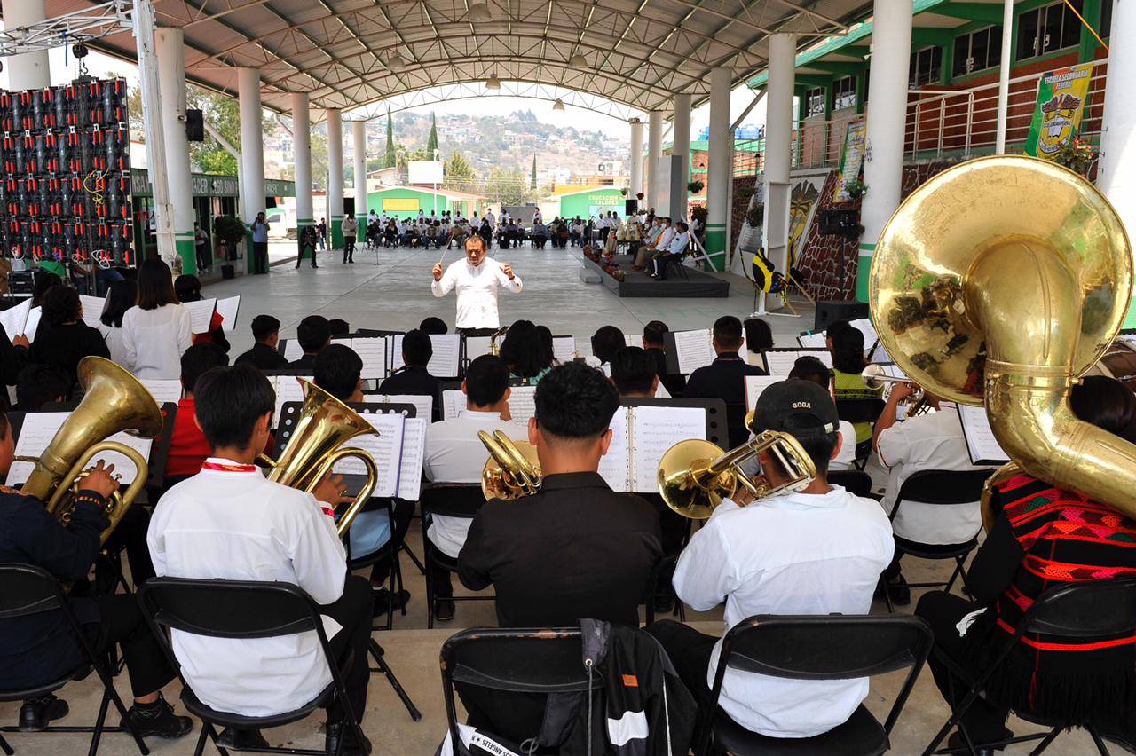 Celebran escolares de Tlaxiaco, IEEPO, SEP y Semarnat el Día Nacional de los Polinizadores