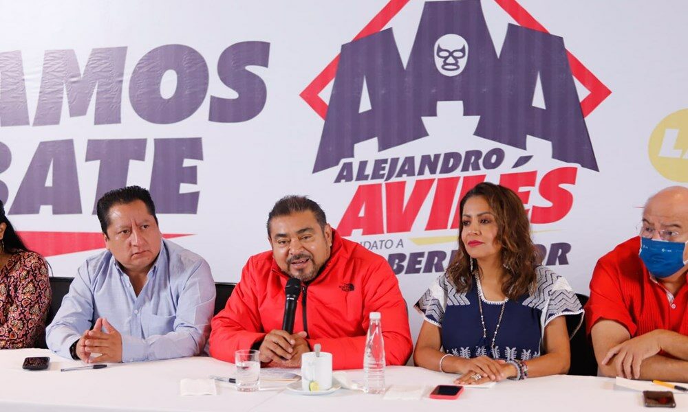 Morena pide a UIF investigar a Chedraui por entrega de tarjetas con 500 pesos que hace el PRI en Oaxaca; anuncian brigada “cazamapaches”