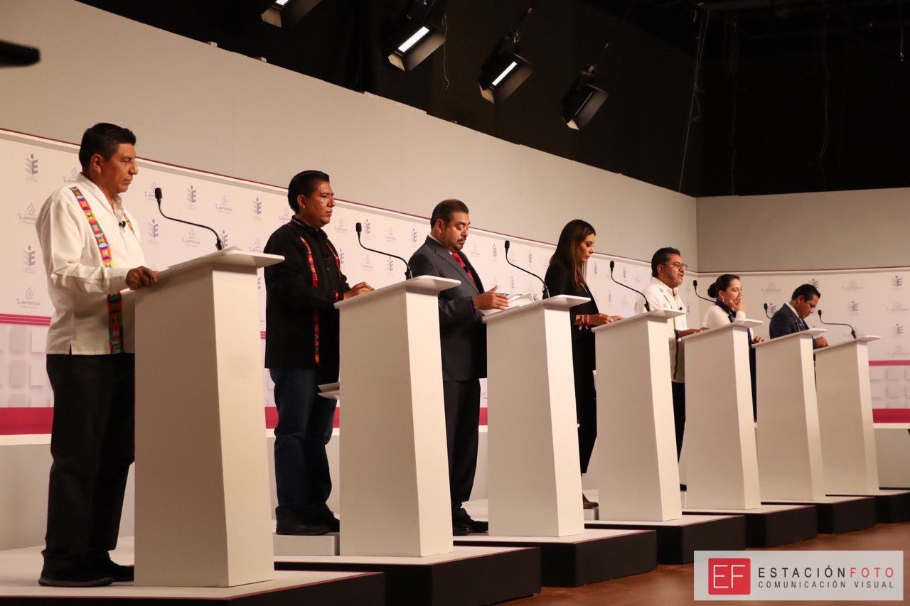 Seis de siete candidatos a la gubernatura de Oaxaca firman pacto por las infancias
