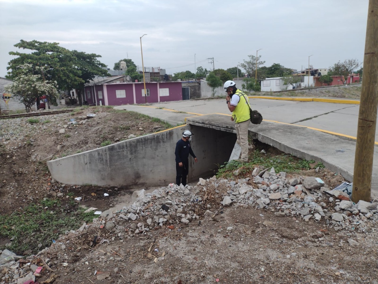 Supervisa Emilio Montero trabajos preventivos de desazolve de drenes pluviales