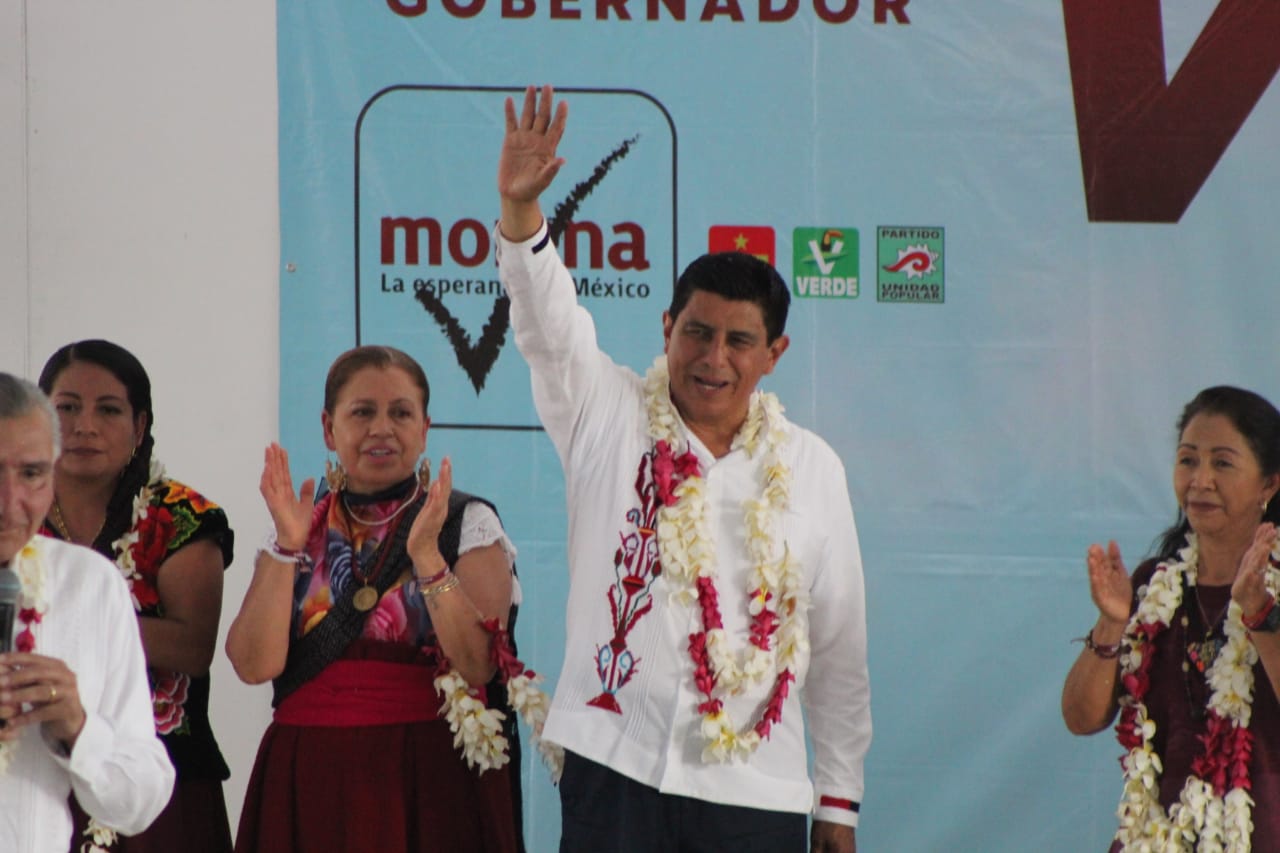 El candidato Salomón Jara se niega hablar de los asesinatos contra militantes de Morena y minimiza suspensión de elección por Agatha