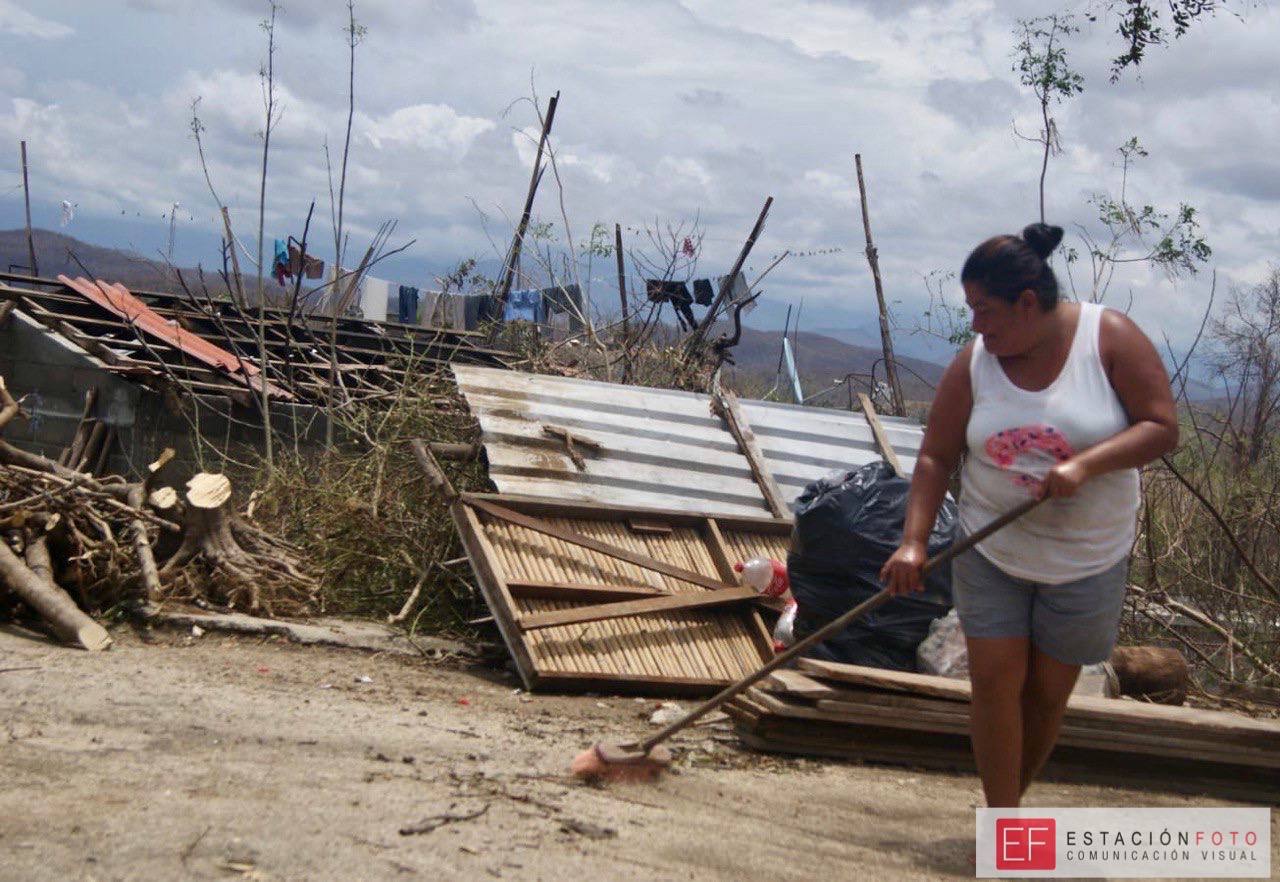 Los graves daños que dejó el huracán Agatha en comunidades de Oaxaca podría impedir las votaciones en comunidades afectadas.