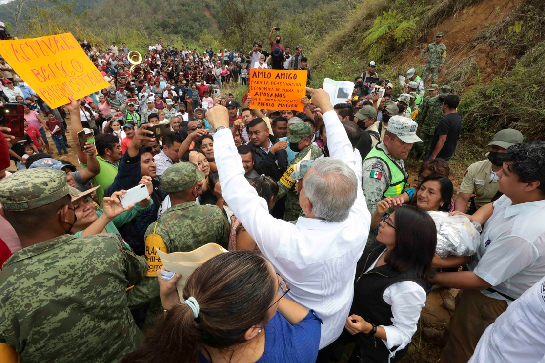 «No están solos», afirmó el presidente al reiterar que «no hay limitación presupuestal» para atender a damnificados de Agatha