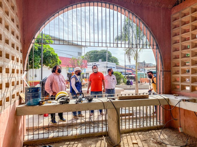 Avanza construcción de canchas y techumbre de locales en parque Charis: Emilio Montero