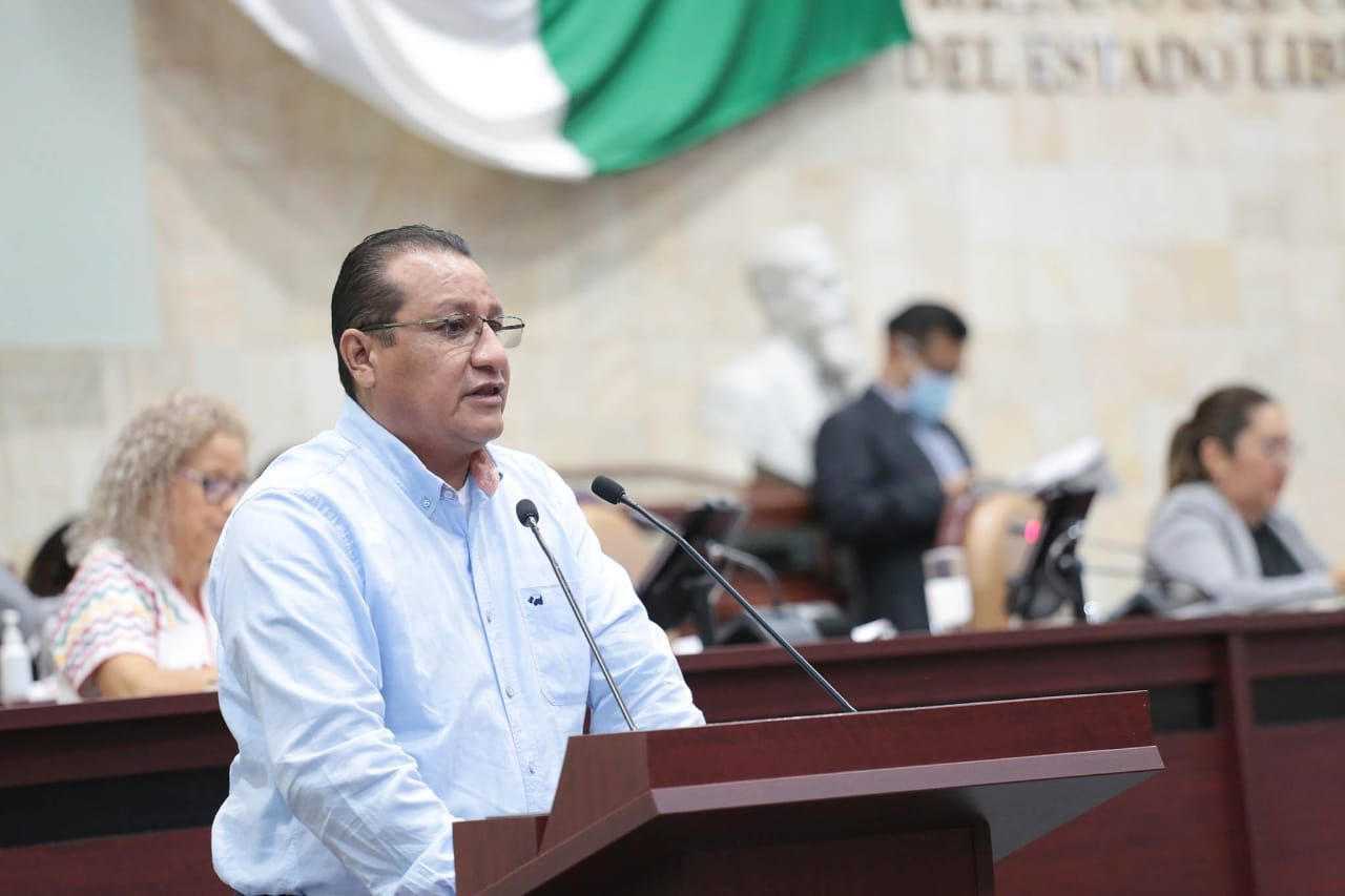 Solicita Diputado César Mateos al Gobierno de Oaxaca eliminar cobros en preparatorias y universidades públicas