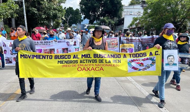 “El dolor de nuestros familiares es nuestra resistencia”: Marchan en Oaxaca para exigir la aparición con vida de personas desaparecidas