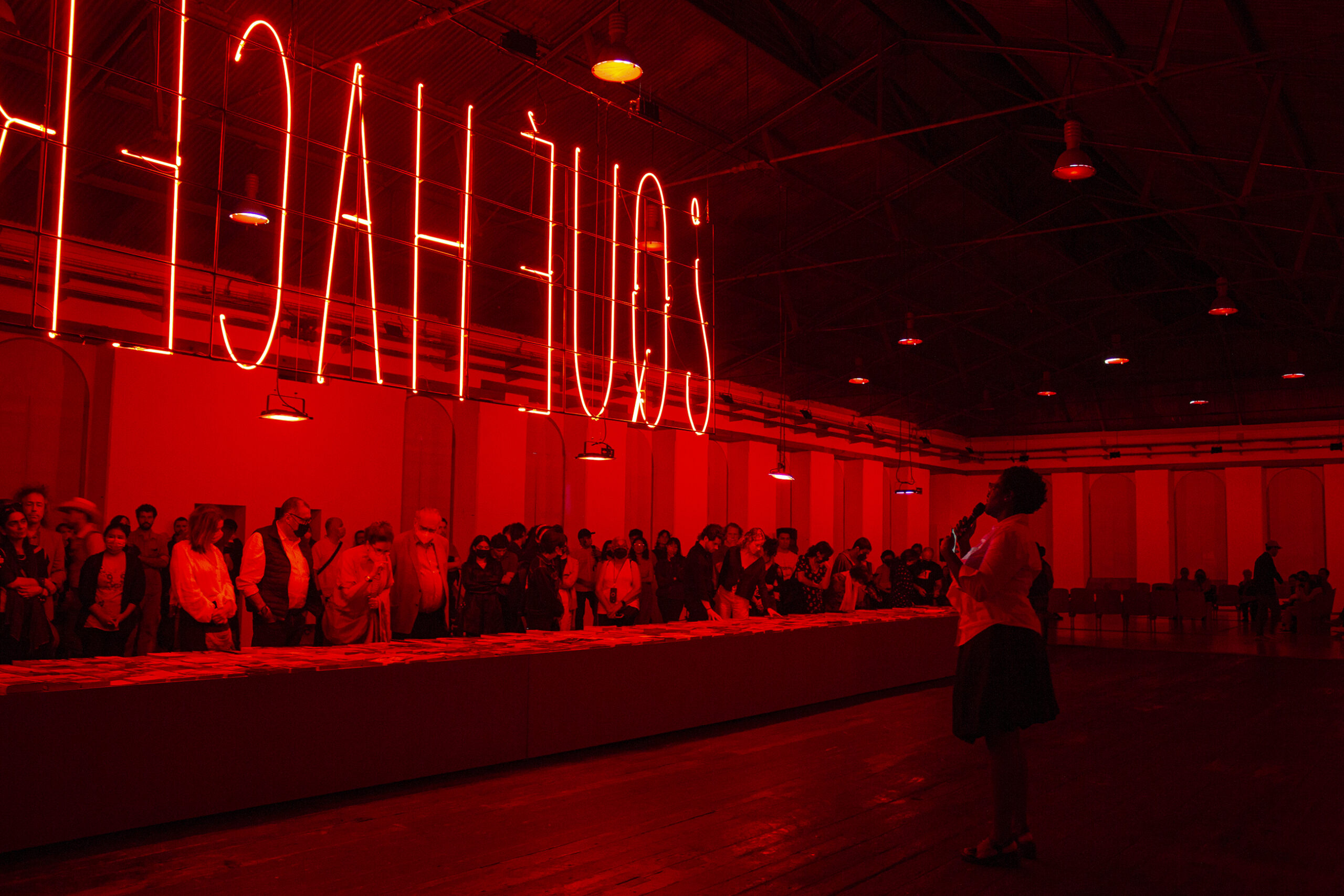 Alfredo Jaar presenta en el CaSa la exposición ¿Qué hacer?