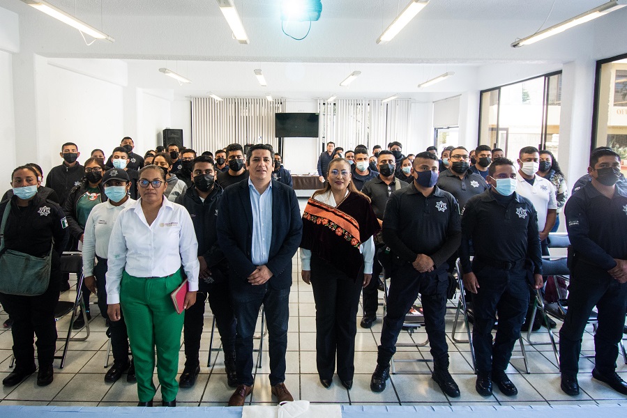 Emprende DDHPO y Coordinación Territorial para la Construcción de la Paz proceso formativo dirigido a policías
